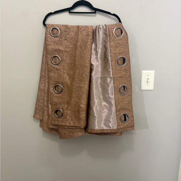 Elegant Tan blackout energy saving curtain panel. 80x40 . 2 panels available .. - Picture 2 of 9